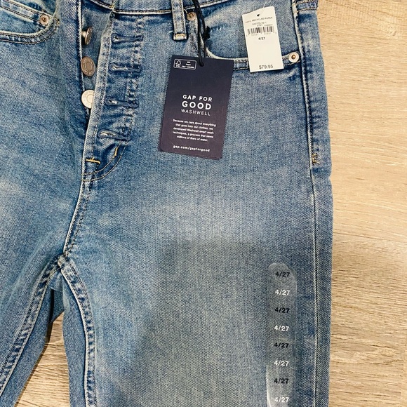 Brand new gap jeans - Picture 3 of 4